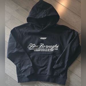 NWOT. H&M 5 BOROUGHS OF NEW YORK HEAVYWEIGHT OVERSIZE STYLE HOODIE  SMALL
